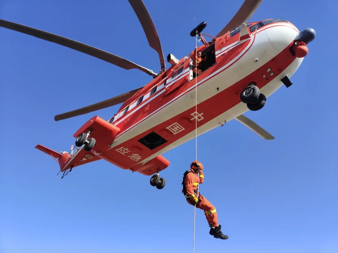 冬奥会场馆上空惊现直升机啥情况