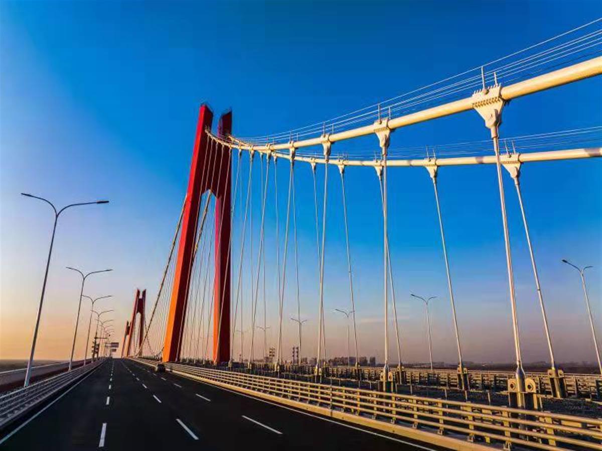 最宽黄河大桥湖北建济南黄河凤凰大桥通车