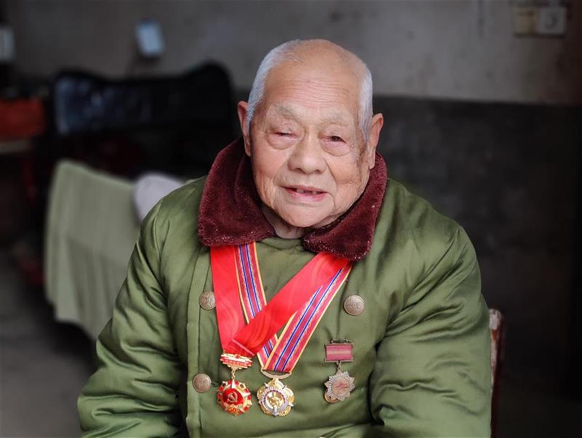 赤誠初心皓首不移92歲抗美援朝老兵黃髮芝深藏功名70年