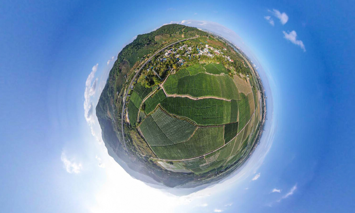 点击进入全景体验描一幅画卷,留一片美景.