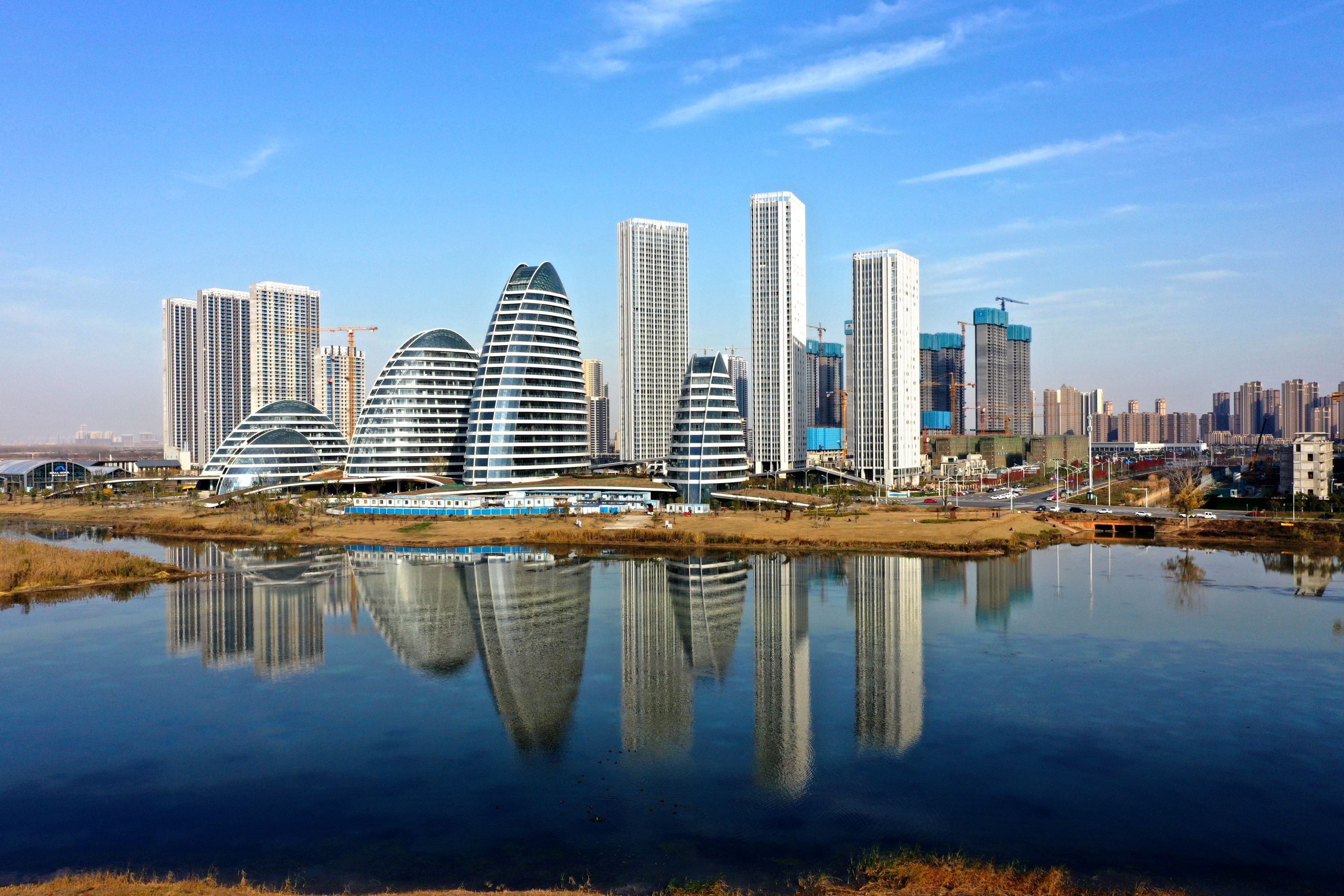 代表委员讨论推进市域做大做强做强主城做优副城做大新城