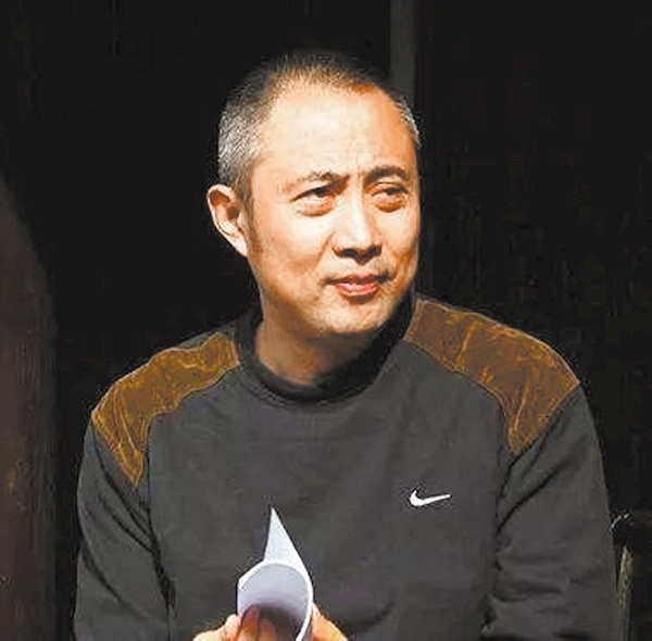 通讯员 罗颖杰叶兆言出身文化世家,祖父叶圣陶是著名作家,教育家