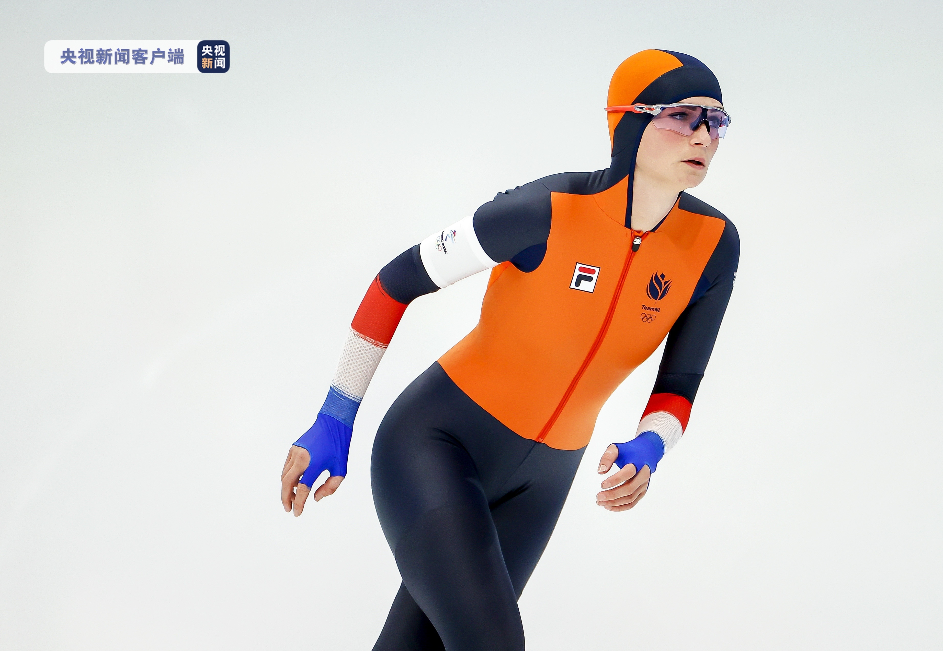 荷兰选手夺得速度滑冰女子5000米金牌