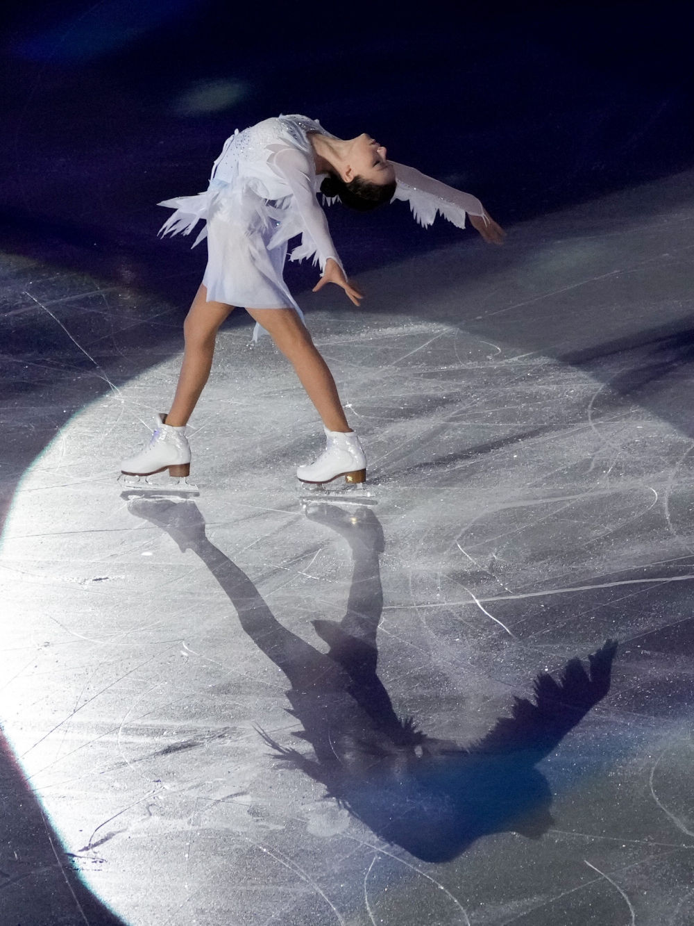 北京冬奥会丨唯美盛宴北京冬奥会举行花样滑冰表演滑
