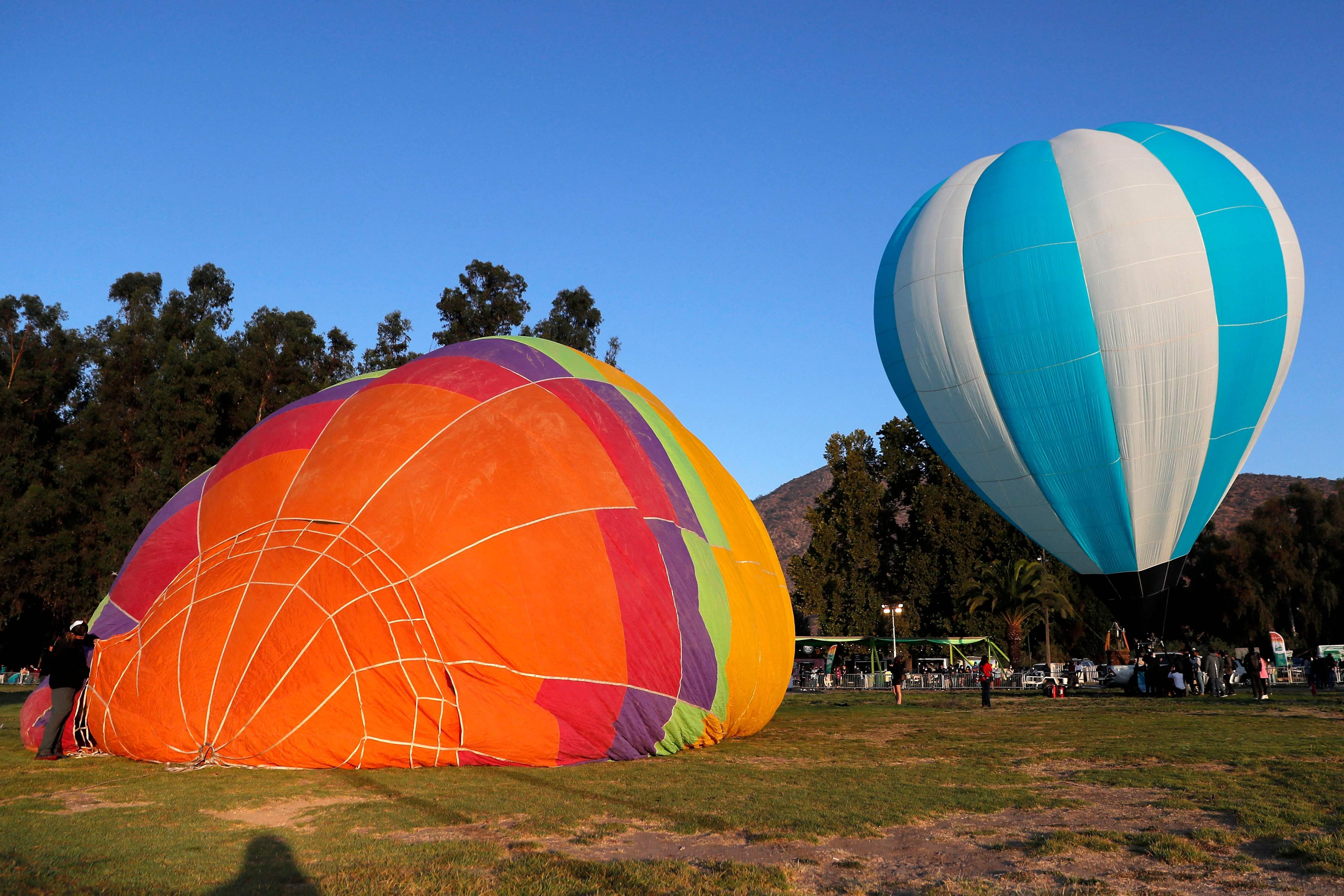 智利圣地亚哥举行热气球节