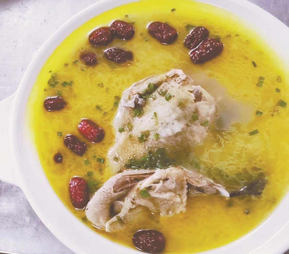 蕲春艾草炖鸡汤食过才知美