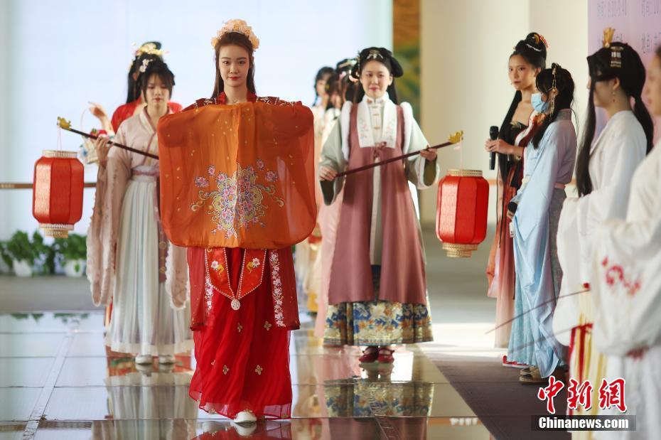 南京大报恩寺遗址开启春日游园会