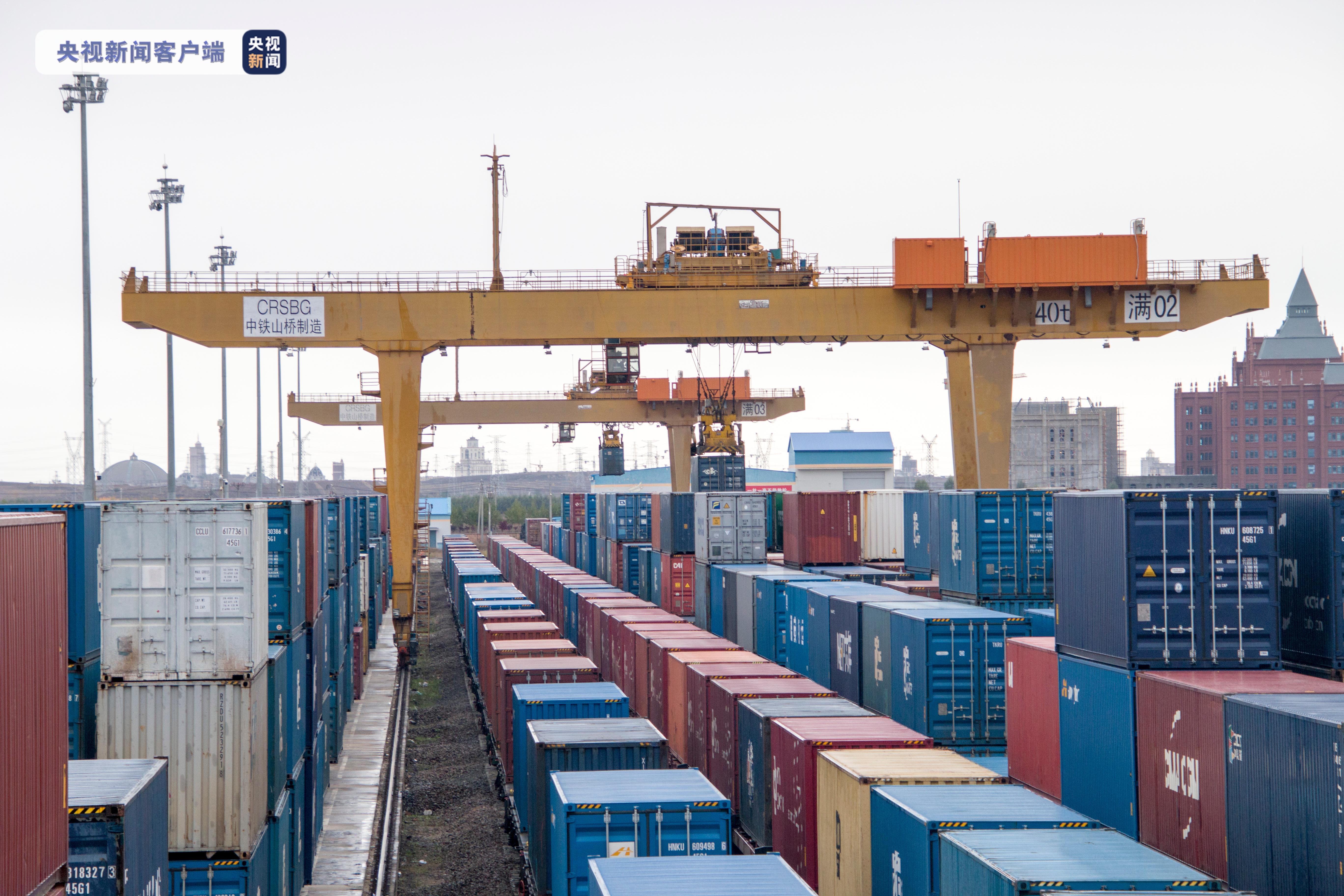 满洲里站开行中欧班列突破15000列