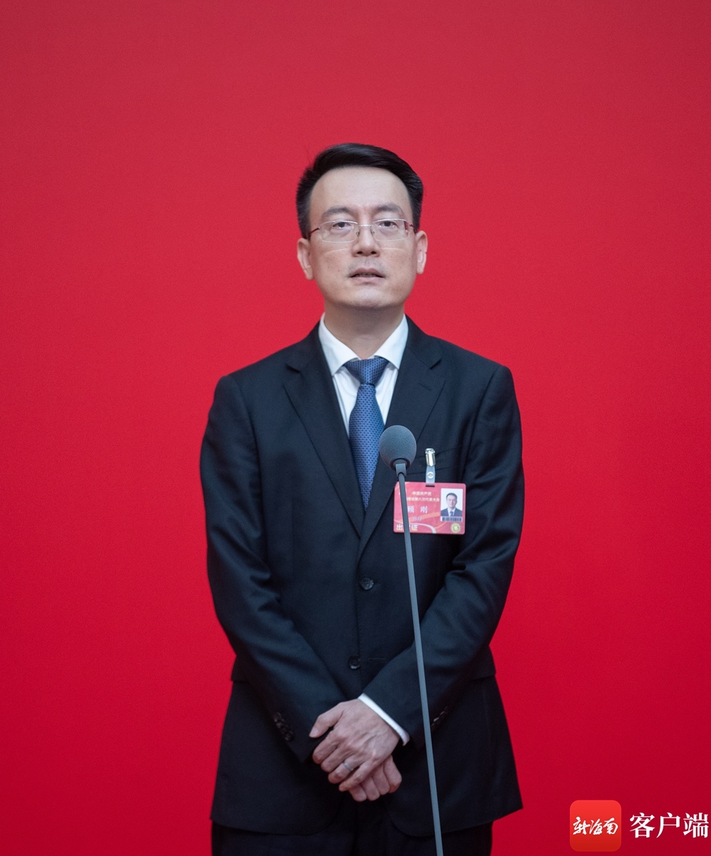 党代表通道顾刚高标准推进封关运作软硬件设施建设是重中之重