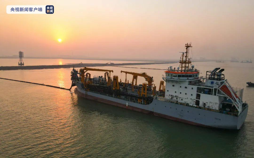 自该标段开工以来,长江南京航道工程局先后投入"长鲸2""长鲸7""长鲸9"