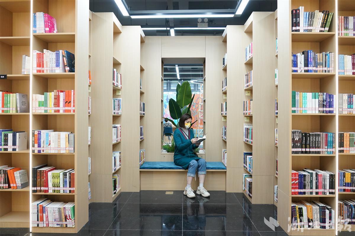 市民尝鲜光谷书房