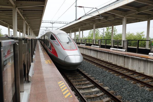 湖北又一条时速350公里的高铁——黄冈至黄梅高速铁路开通运营,湖北