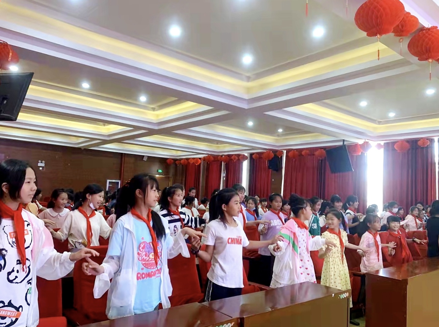 通讯员王慧 摄5月24日下午,江夏区郑店小学为五年级全体女生精心准备