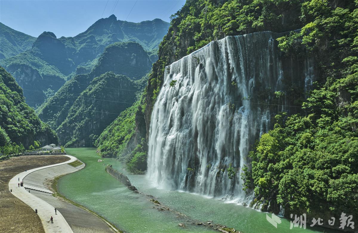 4a级景区朝天吼景区为引爆点,打造环高岚周边区域的国家级旅游度假区