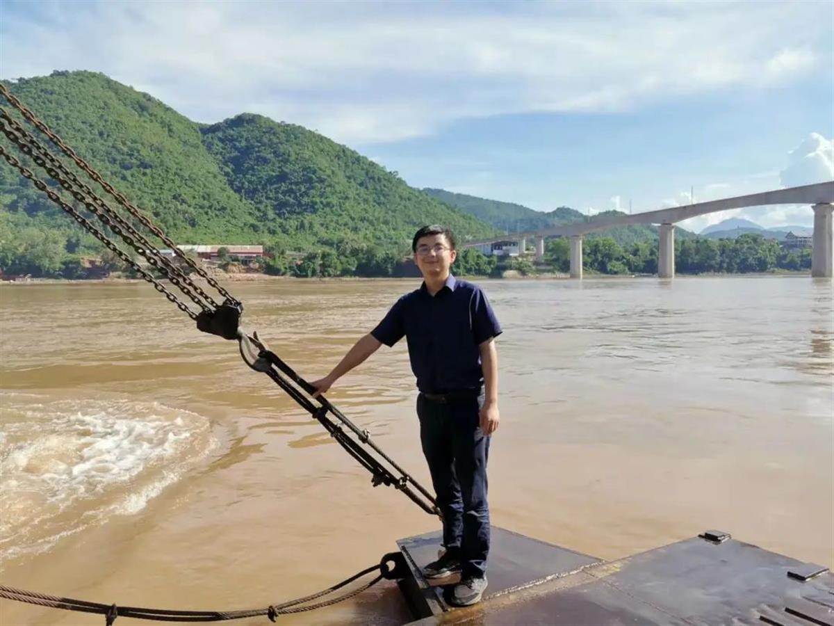 杨浩,铁四院监理公司的一名工程师.