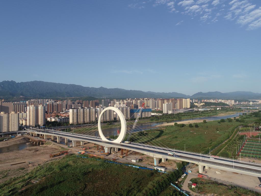 打通堵点推动发展宝鸡团结渭河大桥全线通车