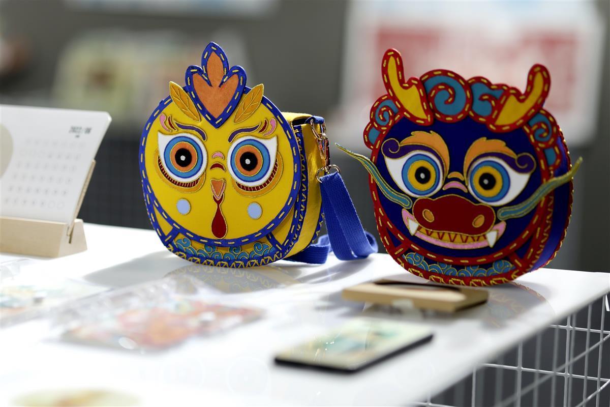 30余所高校艺术作品同台竞技到黄鹤楼看文创展