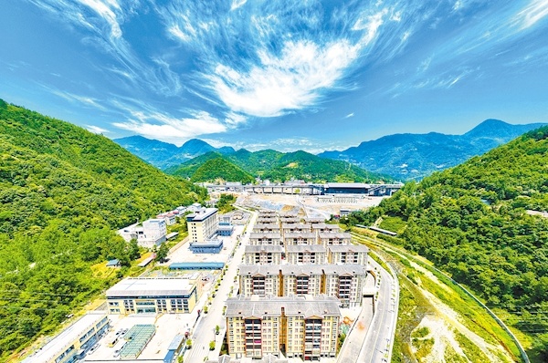 保康县打造高铁小镇