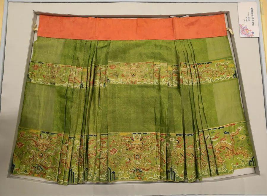 这条明代马面裙可太美了细节惊艳