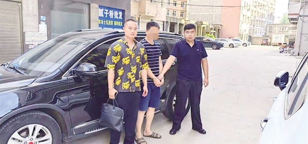 嫌疑人被抓获归案      通讯员供图楚天都市报极目新闻讯(记者陈勇