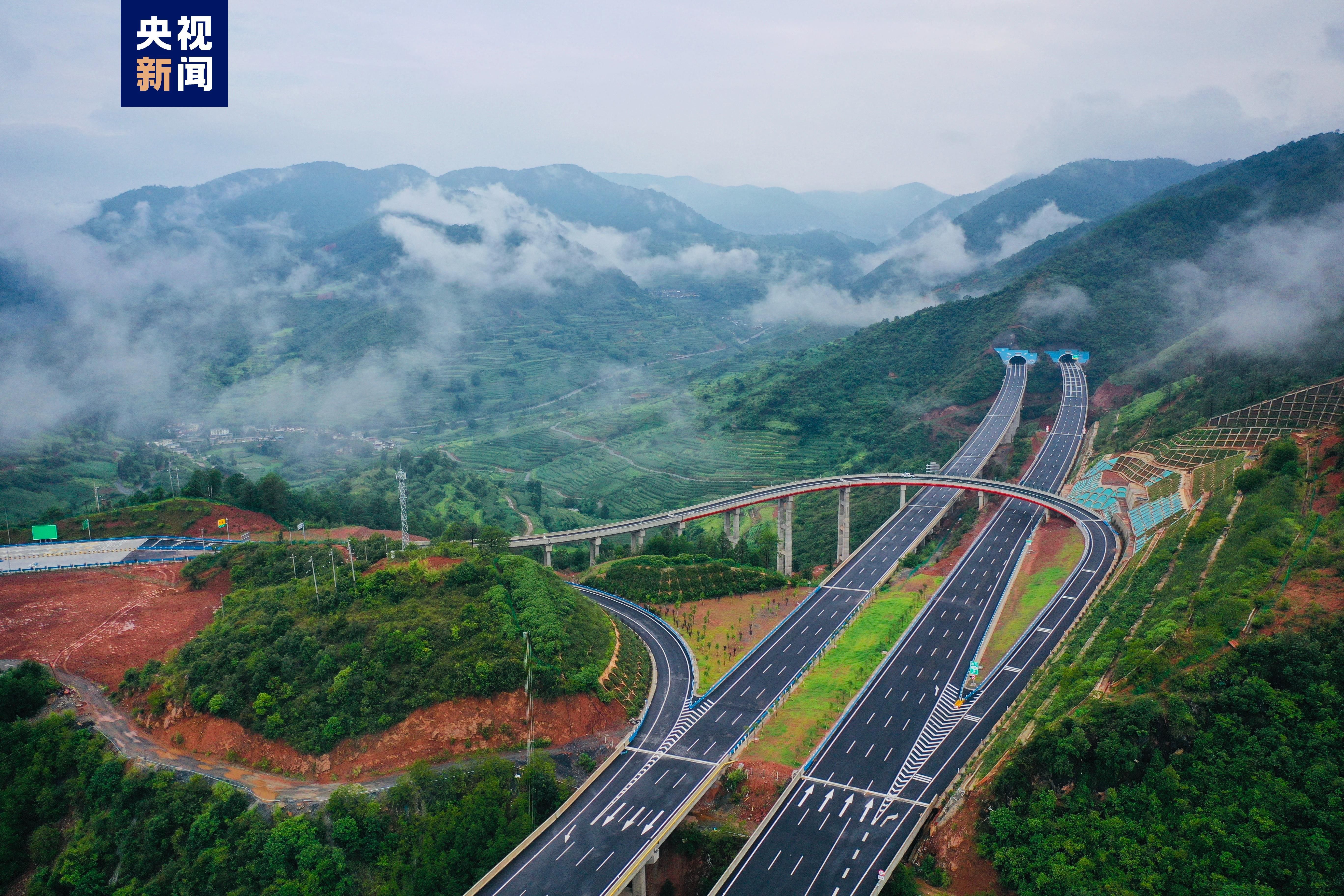 云南又一交通大动脉玉溪至楚雄高速全线通车