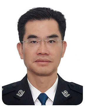 强化八小时内外民警管理监督