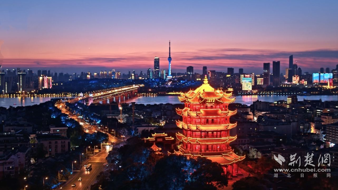 黄鹤楼绝美城市大片出圈新文创礼盒养眼亮相