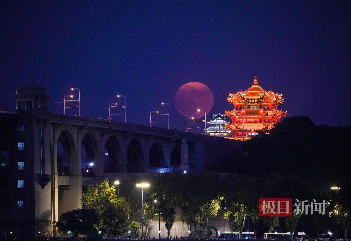 太湖希尔顿月亮图片