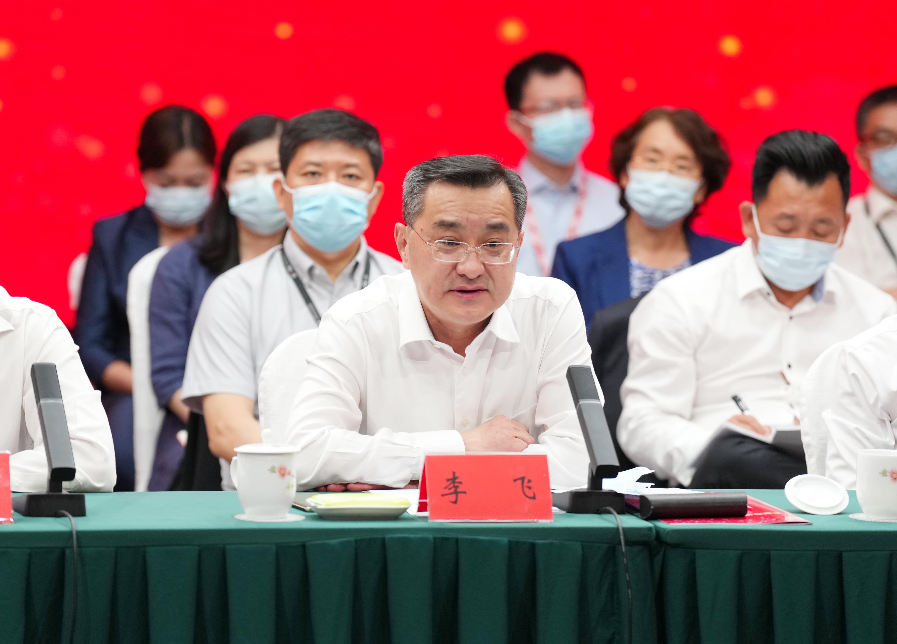 商务部部长助理李飞商务部部长助理李飞指出,《解码十年》用数据