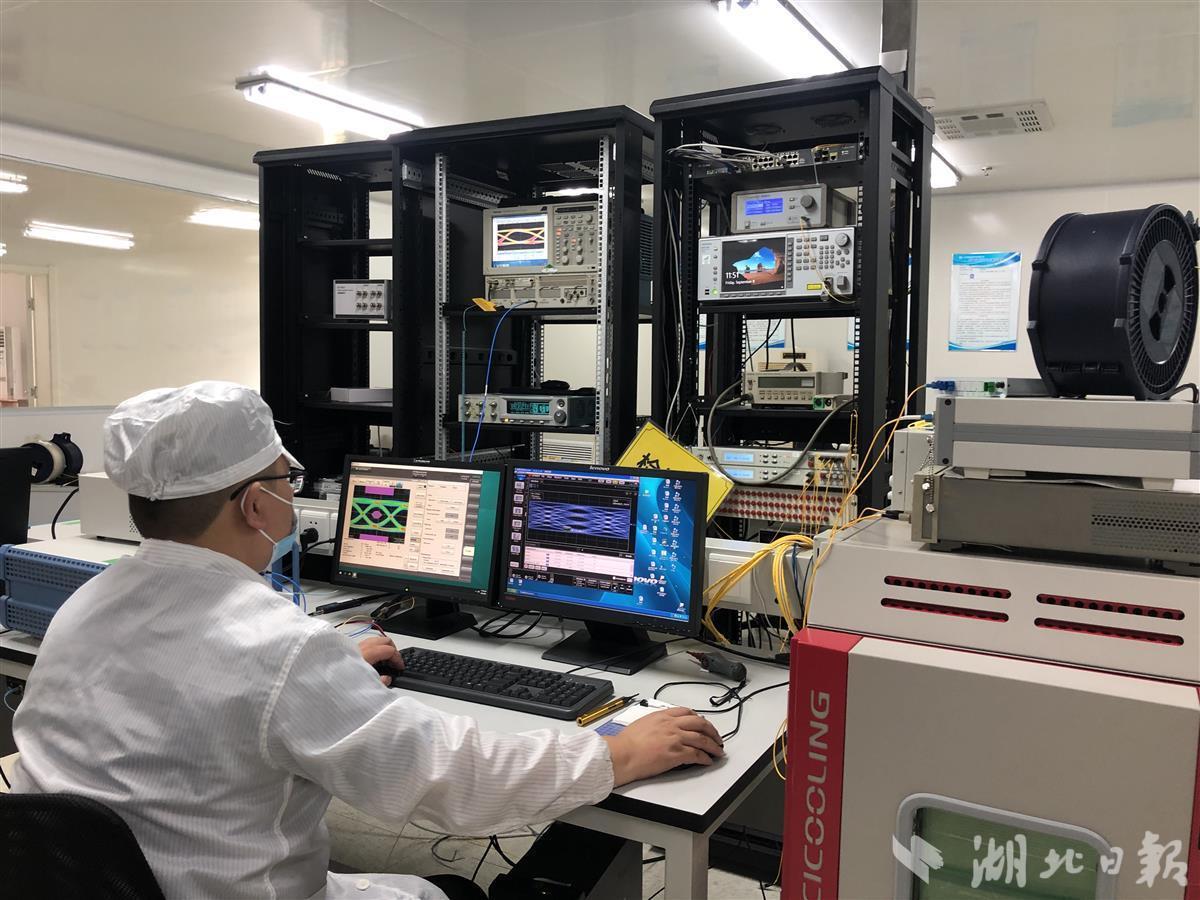 走进通讯设备非标定制行业：动态解析与发展趋势