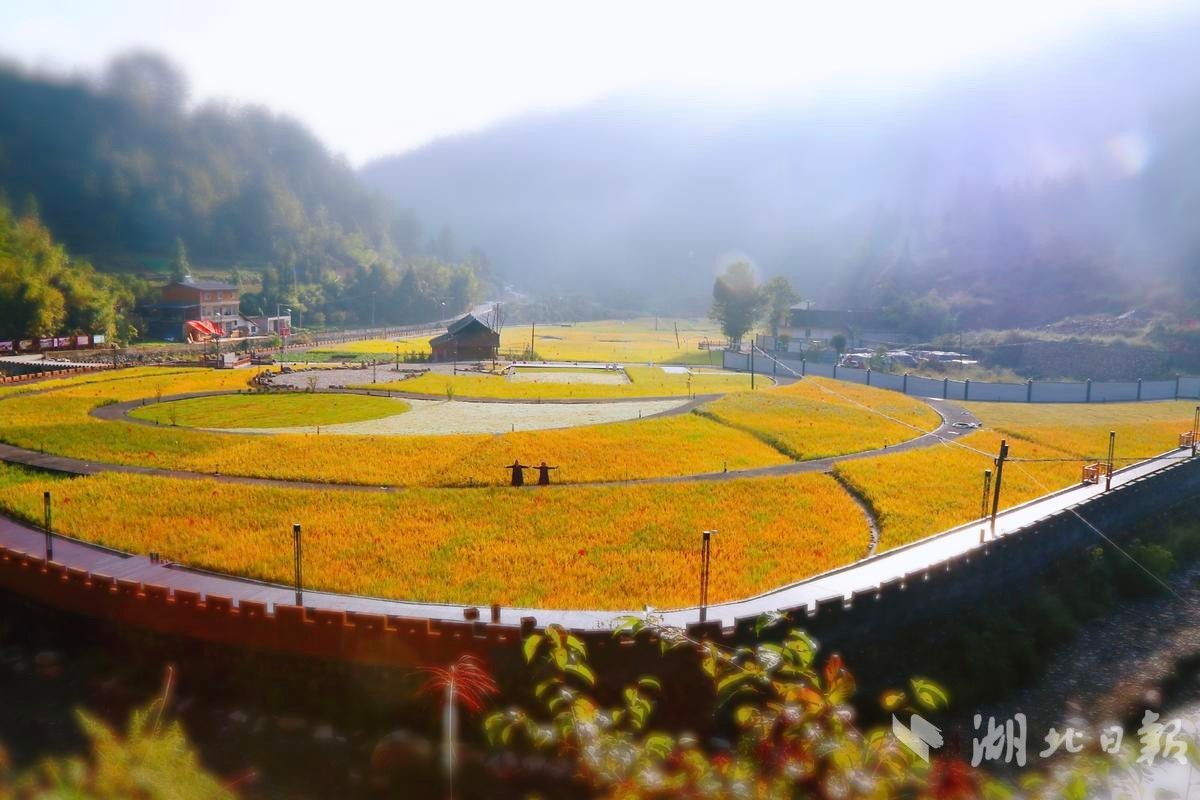 建始长梁:大山里的"丰"景如诗如画