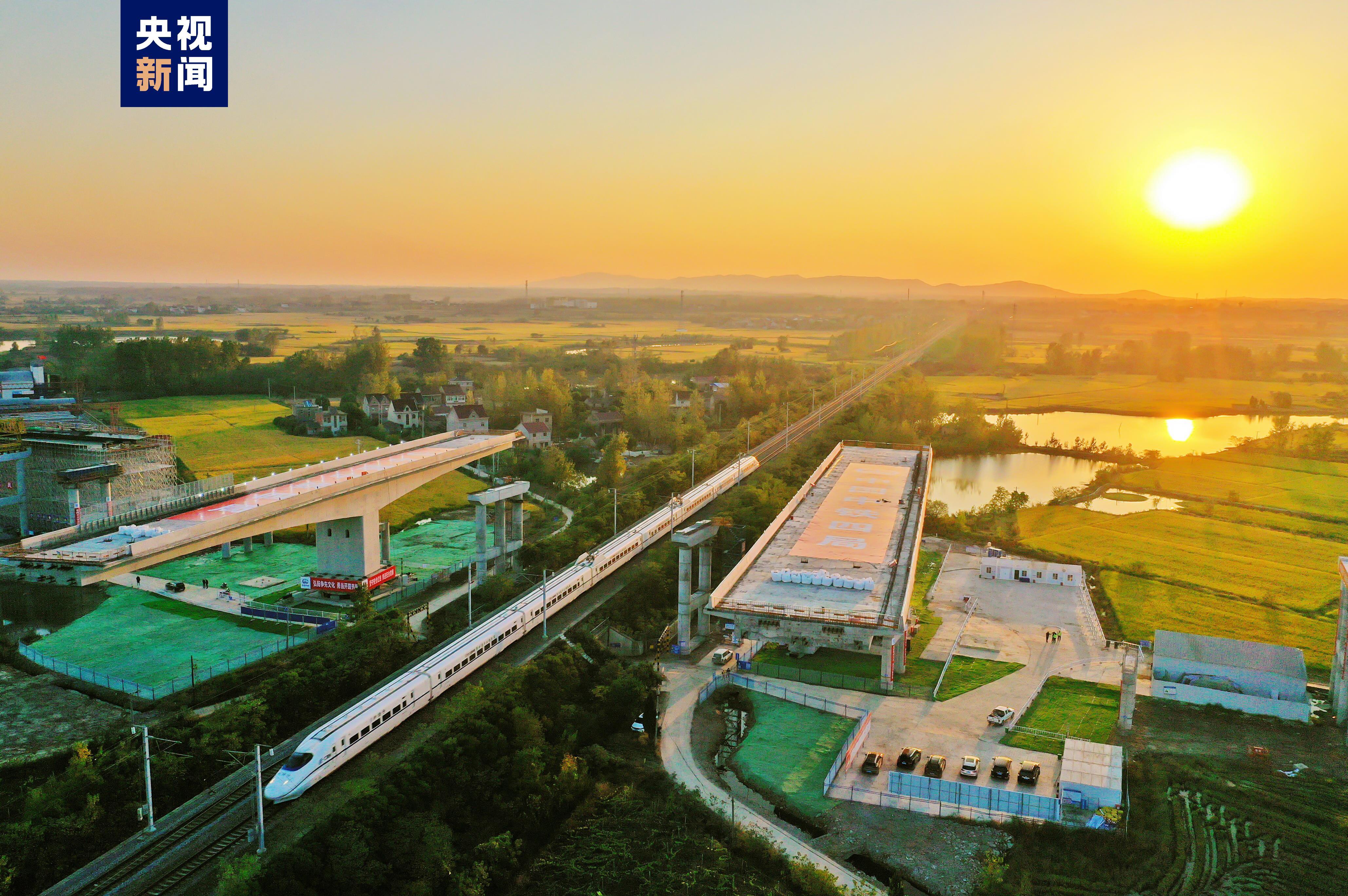 安徽万吨桥梁转体跨越沪蓉铁路