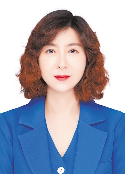 韦莉中共党员 武汉市汉阳区楚才小学校长笔下共燃情,亦师亦友;盘中