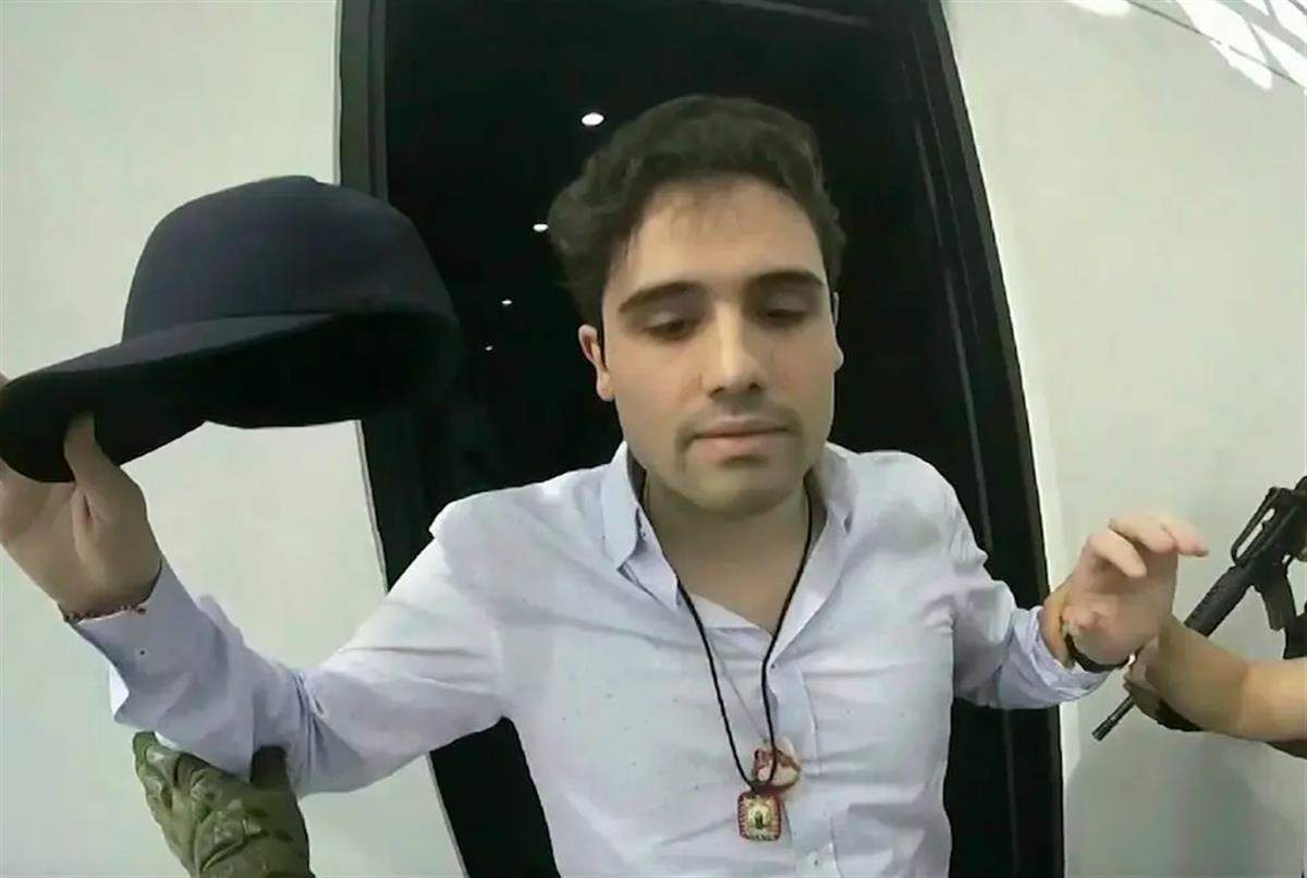 墨西哥大毒枭古兹曼之子再次被捕其贩毒集团采取报复行动袭击机场