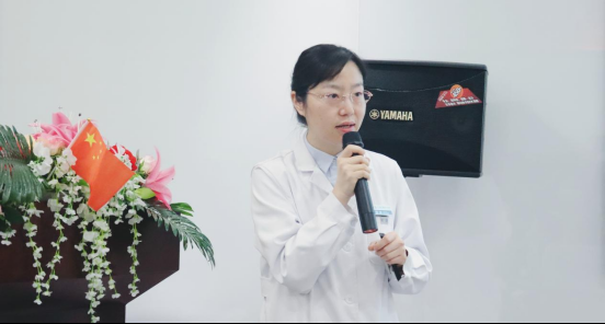 雷琼《白内障诊断与治疗》曹丹敏《青光眼的分类与诊疗》接着是眼科