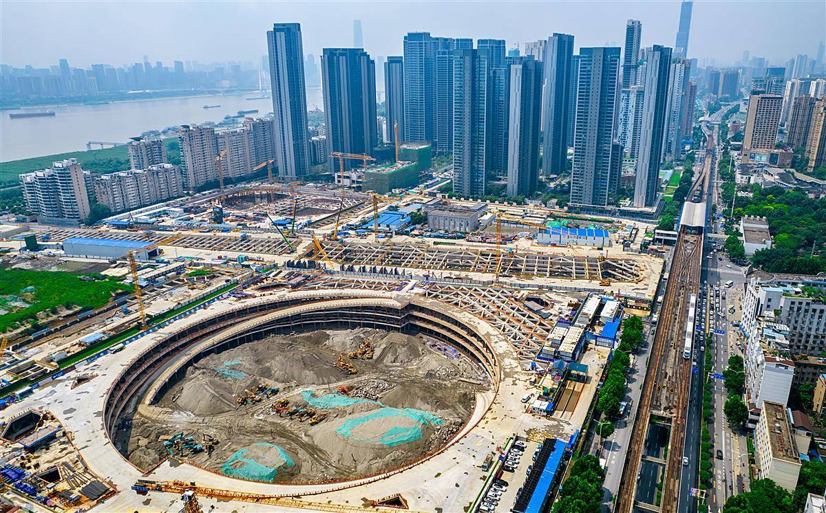 汉口滨江国际商务区掀起建设高潮