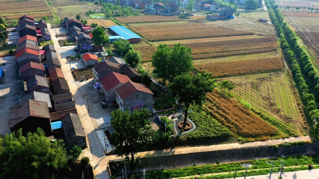 江陵县白马寺镇双河村老屋台崇尚孝善文化浸润文明新风