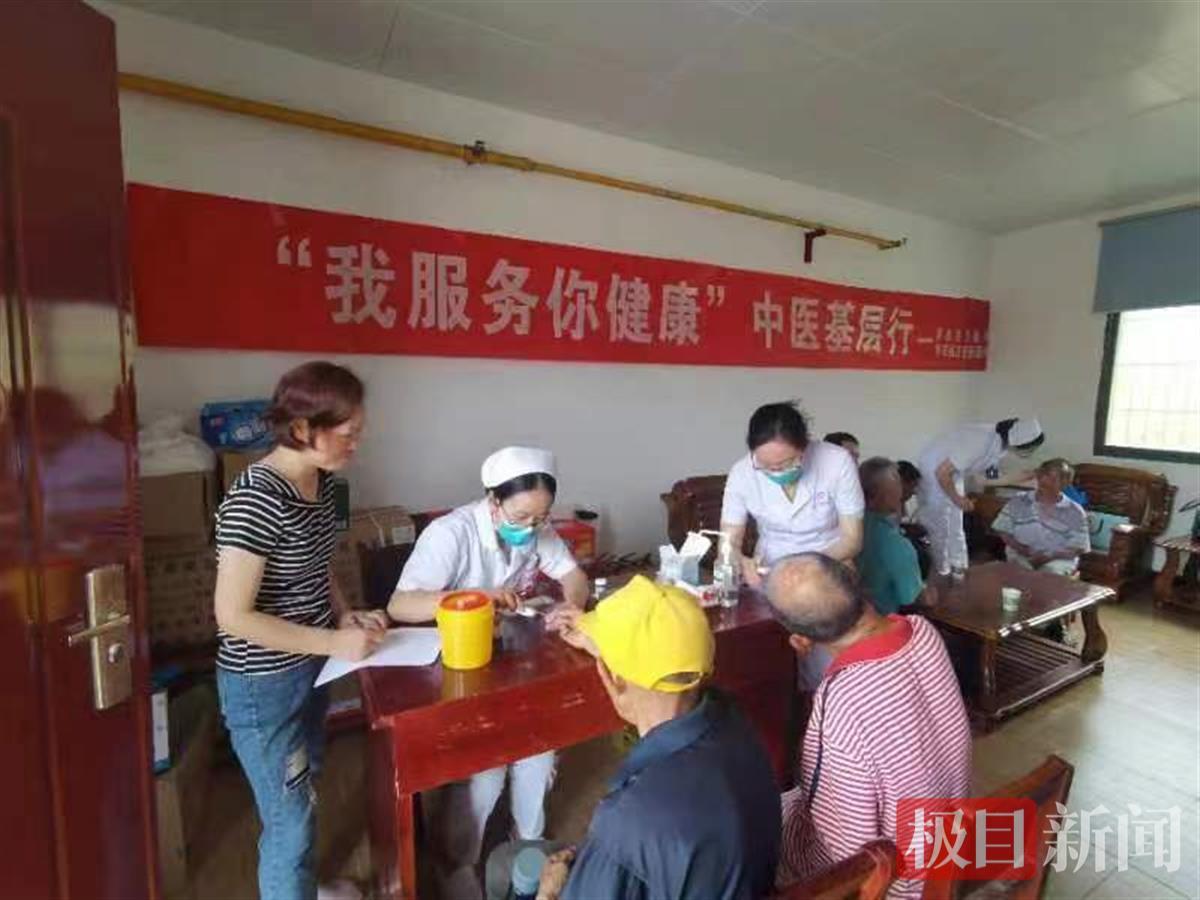 罗田县万密斋医院开展"中医药文化宣传月"系列活动