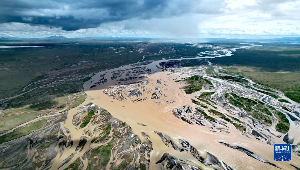 长江源区壮丽的高原辫状河群