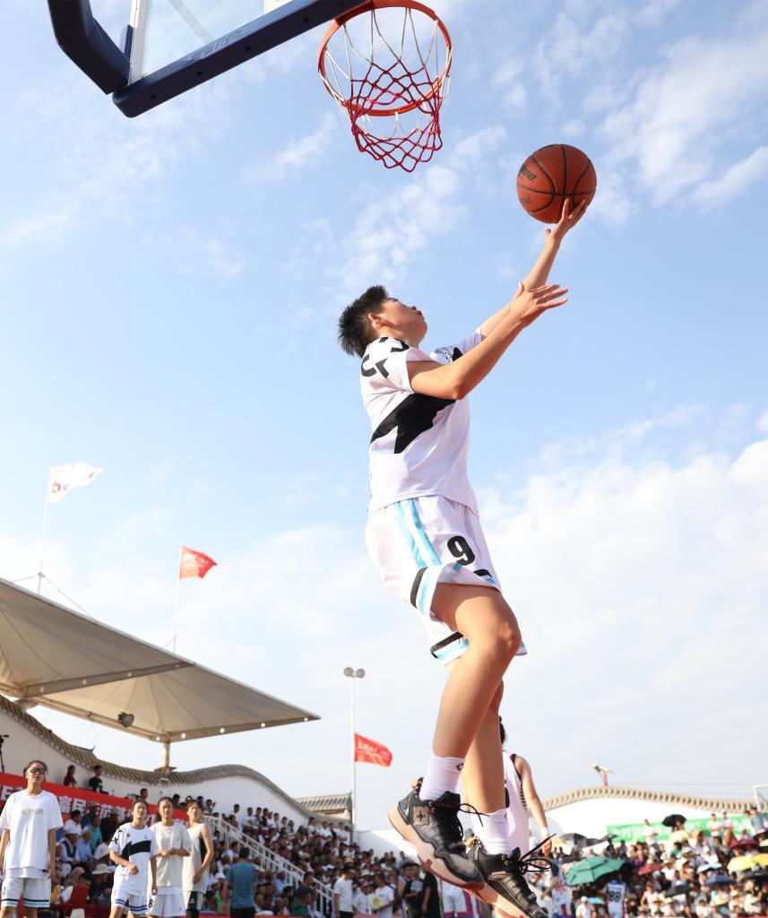 宁夏海原乡村篮球争霸赛举行