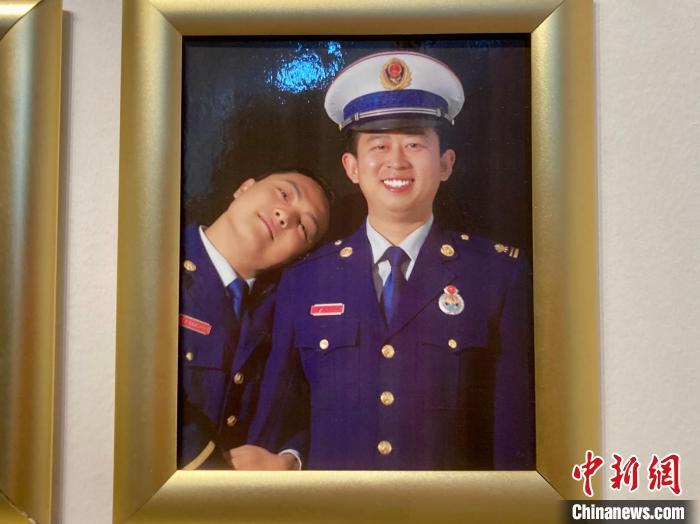 战友追忆牺牲消防员冯振：洪水中竭力助民众与队友脱险-荆楚网-湖北日报网