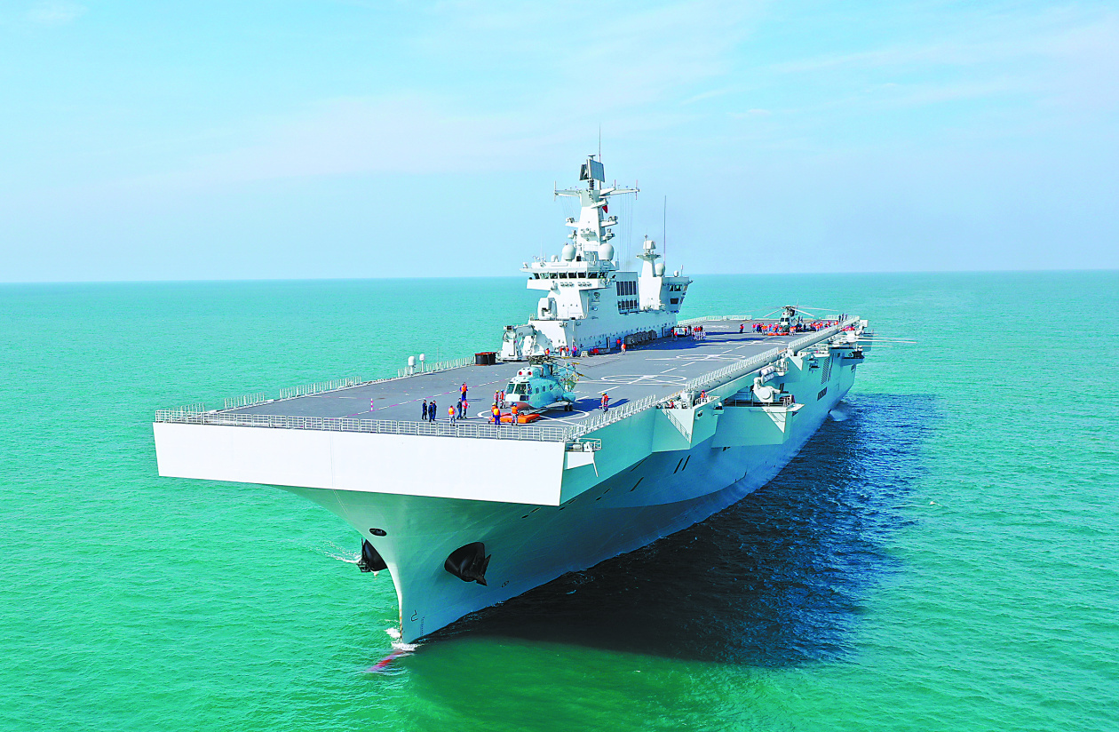 中国两栖攻击舰舰长如何练就听075型两栖攻击舰海南舰舰长张美玉讲述