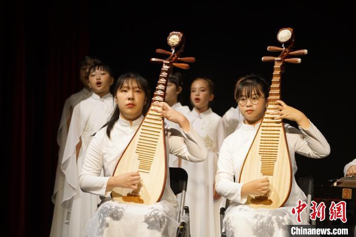 中国传统乐器演奏会夜婵在韩国仁川举行