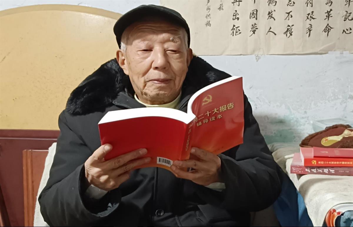 莫道桑榆晚天门烟草92岁老党员刘声海余热生辉