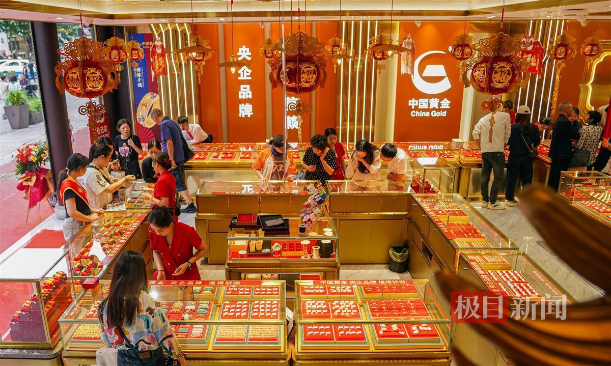 越涨越买武汉黄金市场消费热情高