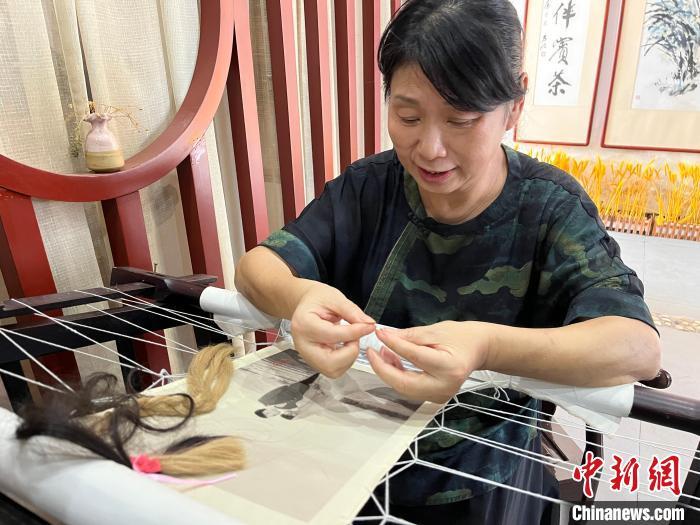 江西非遗赣发绣青丝入画绣人文传承