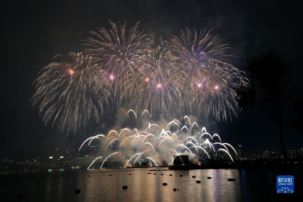 首尔举办国际烟花节