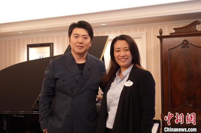 钢琴家郎朗在香港迪士尼演奏经典乐曲