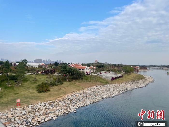 厦门市启动马銮湾片区生态修复工程,对马銮湾进行清淤,增加水域面积及