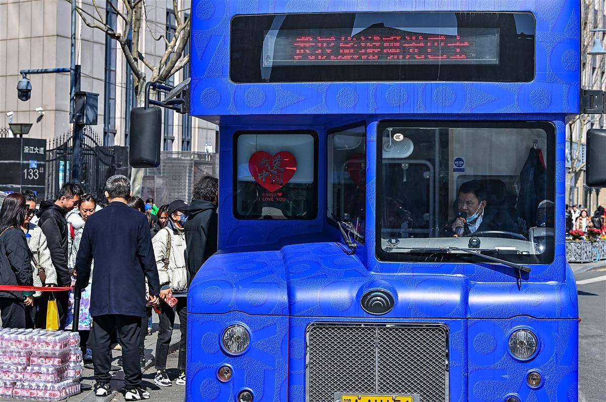 乘双层全景观光巴士"漫游"武汉-荆楚网-湖北日报网